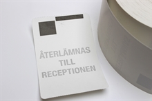 Besöksbiljetter, 54x86 mm, Text "ÅTERLÄMNAS TILL RECEPTIONEN", Rulle, DT, Läsmärke, 500 st/rulle